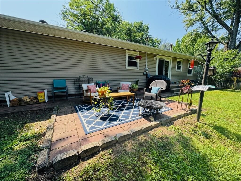 325 Hillcrest Drive — photo 6