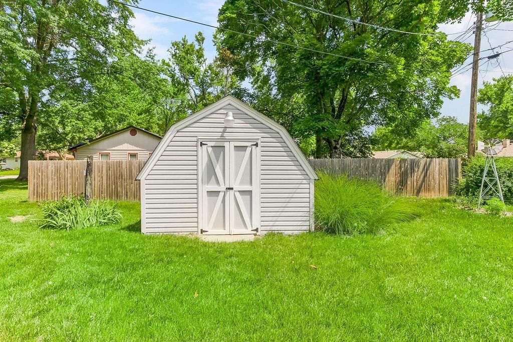 329 Hazel Street — photo 30