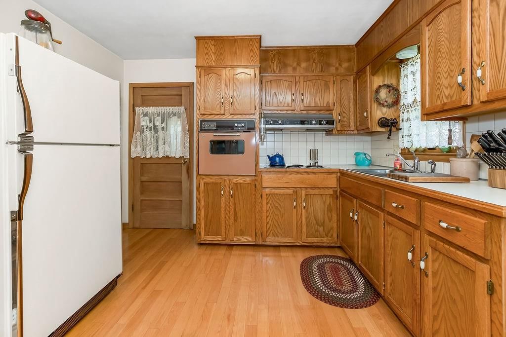 329 Hazel Street — photo 9