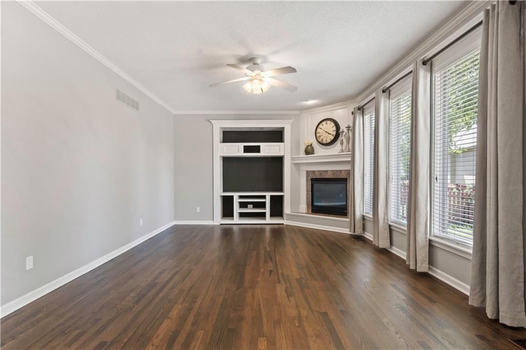 17940 W 158th Court — photo 9