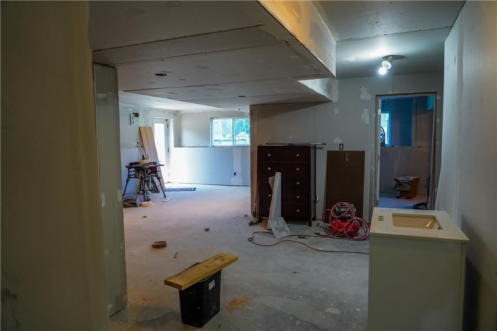 909 W 8th Avenue — photo 31