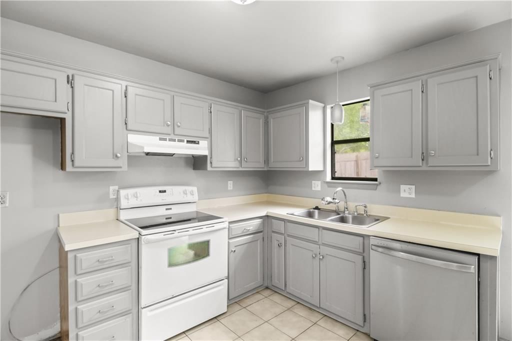 202 E Pacific Drive — photo 8