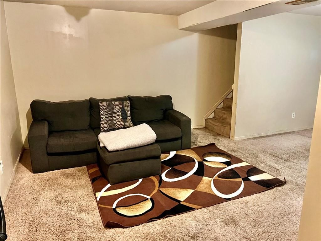 2401 Ivy Court — photo 14