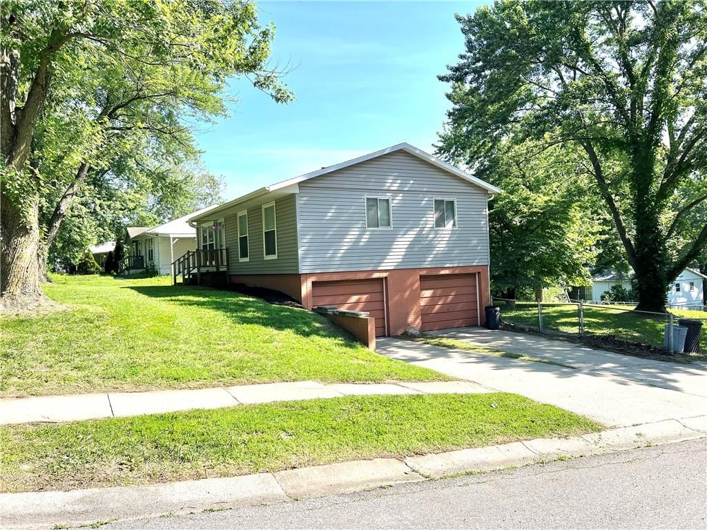 2401 Ivy Court — photo 3