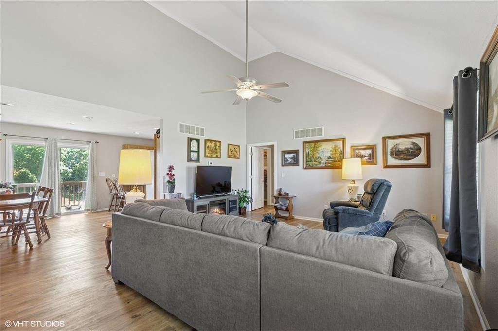 19371 Cedar Gate Drive — photo 5
