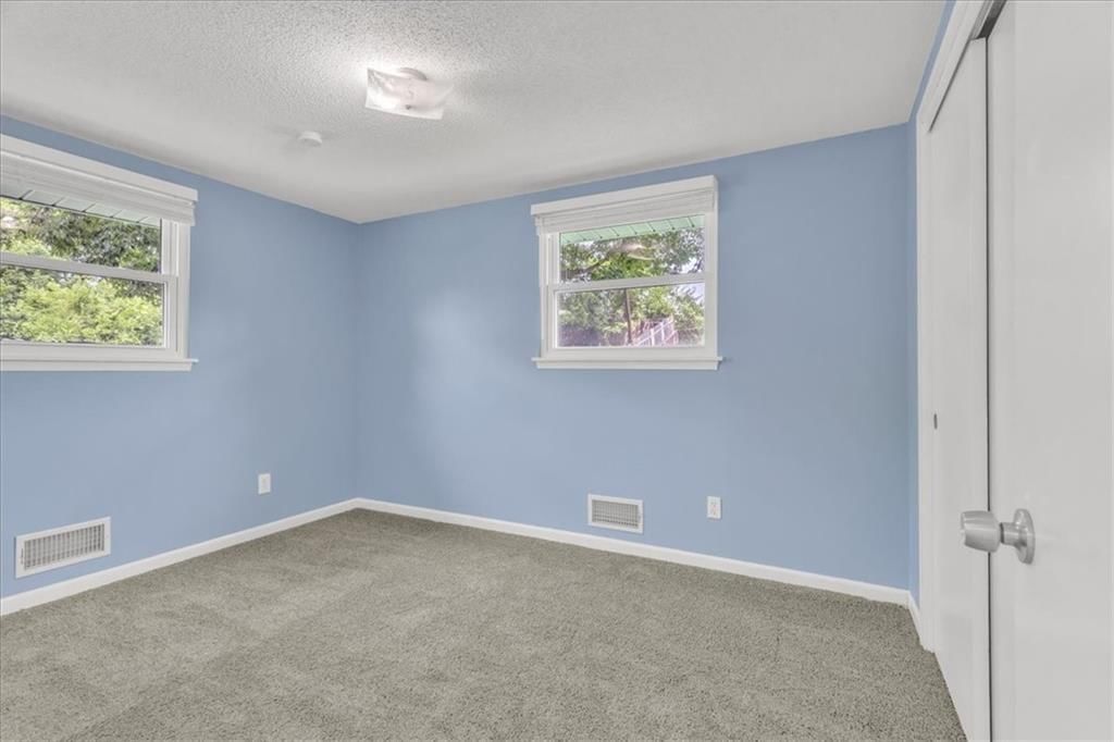 4029 N Spruce Avenue — photo 12