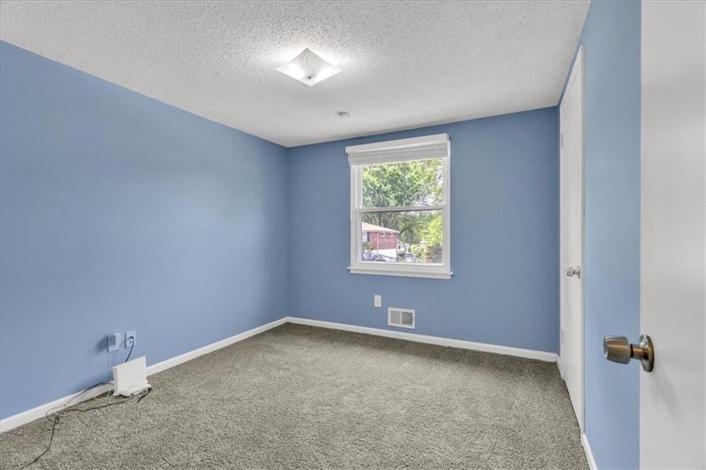 4029 N Spruce Avenue — photo 16