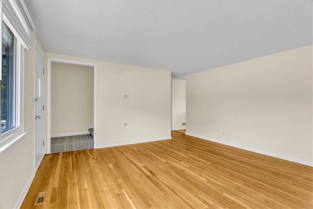 4029 N Spruce Avenue — photo 5