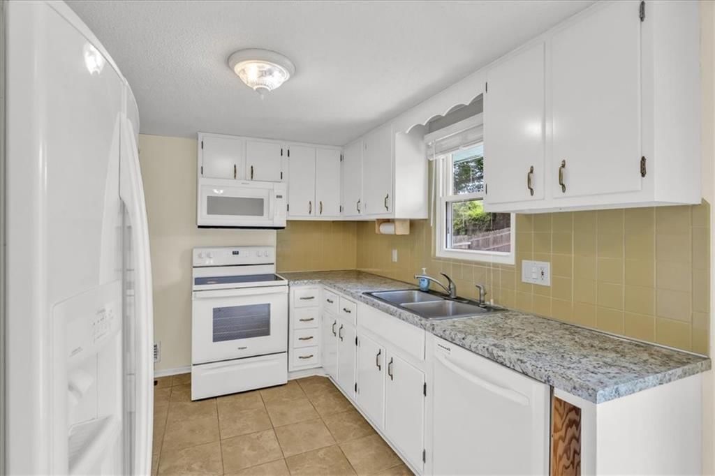 4029 N Spruce Avenue — photo 9