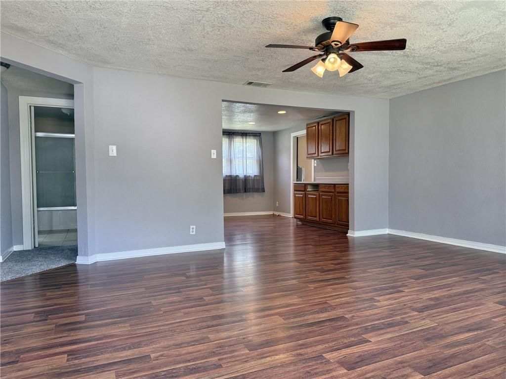 1514 Bryan Street — photo 3