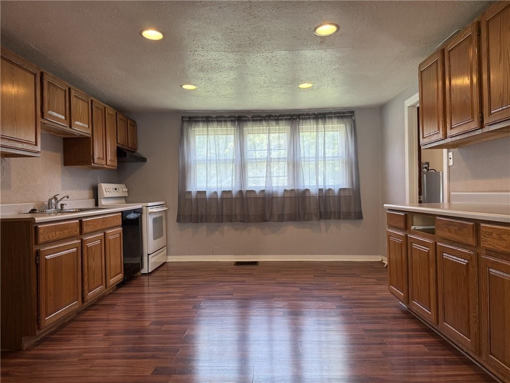 1514 Bryan Street — photo 4