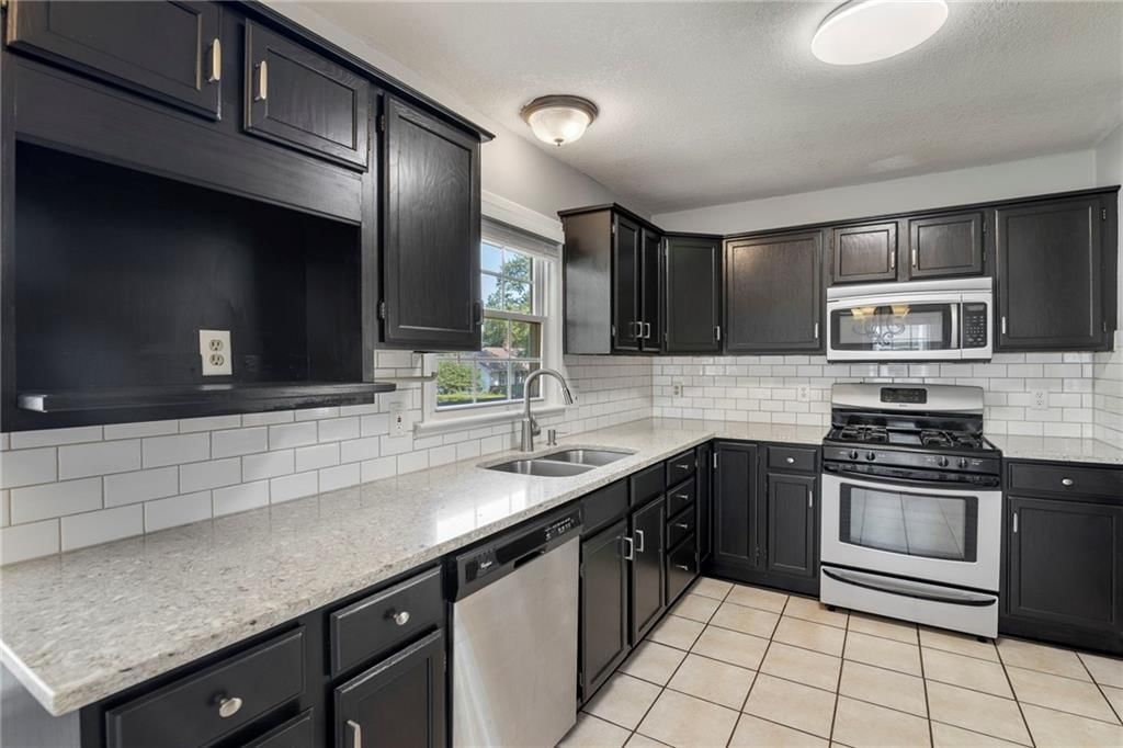 8209 Madison Avenue — photo 11