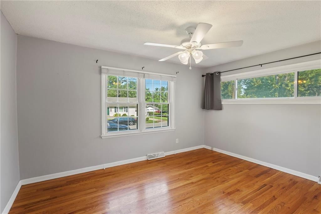 8209 Madison Avenue — photo 16