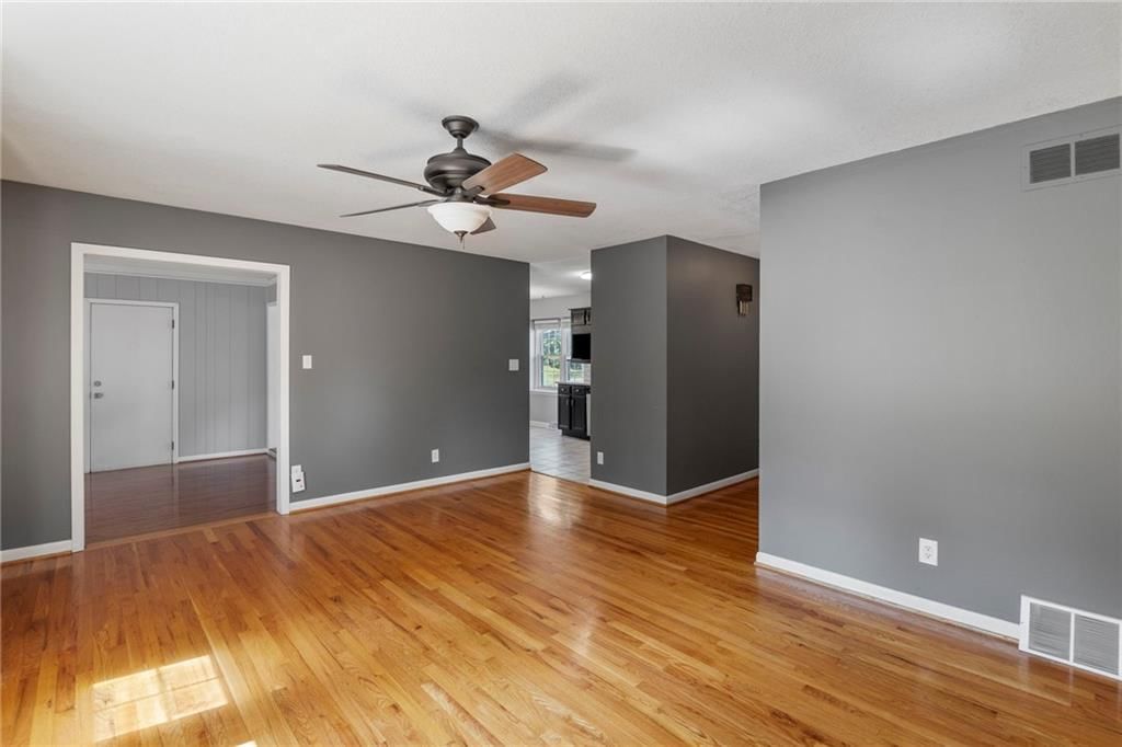 8209 Madison Avenue — photo 8