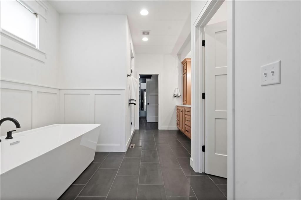 16708 Earnshaw Street — photo 34