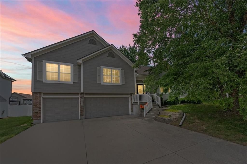1017 Hampton Drive — photo 3
