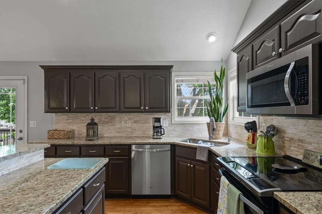 1017 Hampton Drive — photo 10