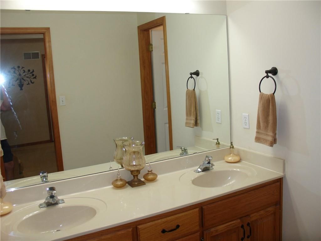 2420 S Arrowhead Avenue — photo 29