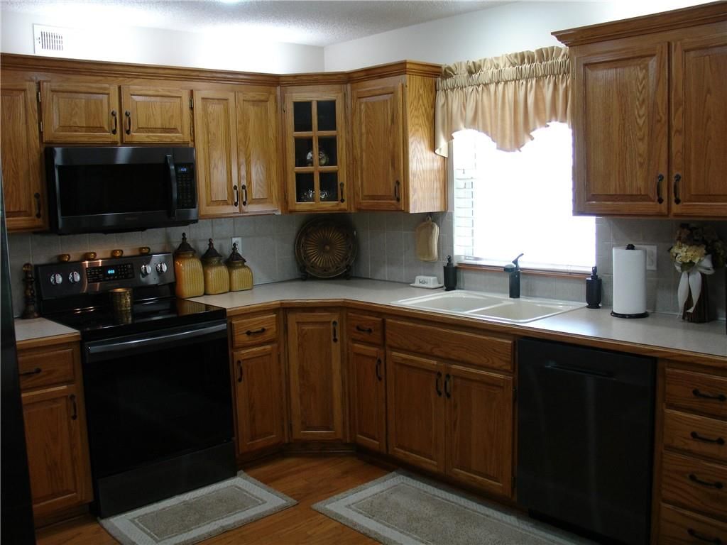 2420 S Arrowhead Avenue — photo 10