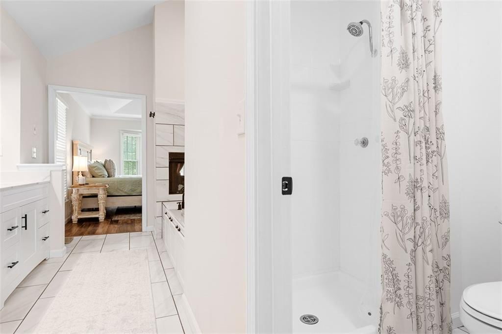 2433 Post Oak Road — photo 15