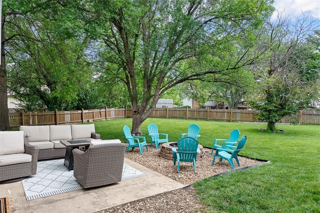 2433 Post Oak Road — photo 27