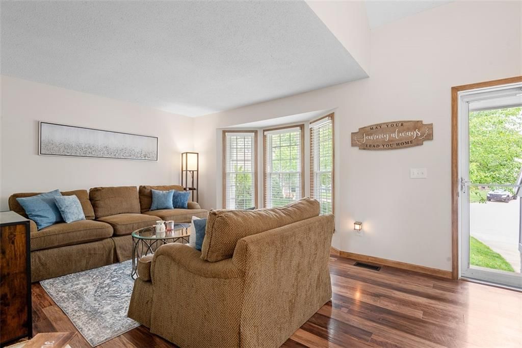 2433 Post Oak Road — photo 4
