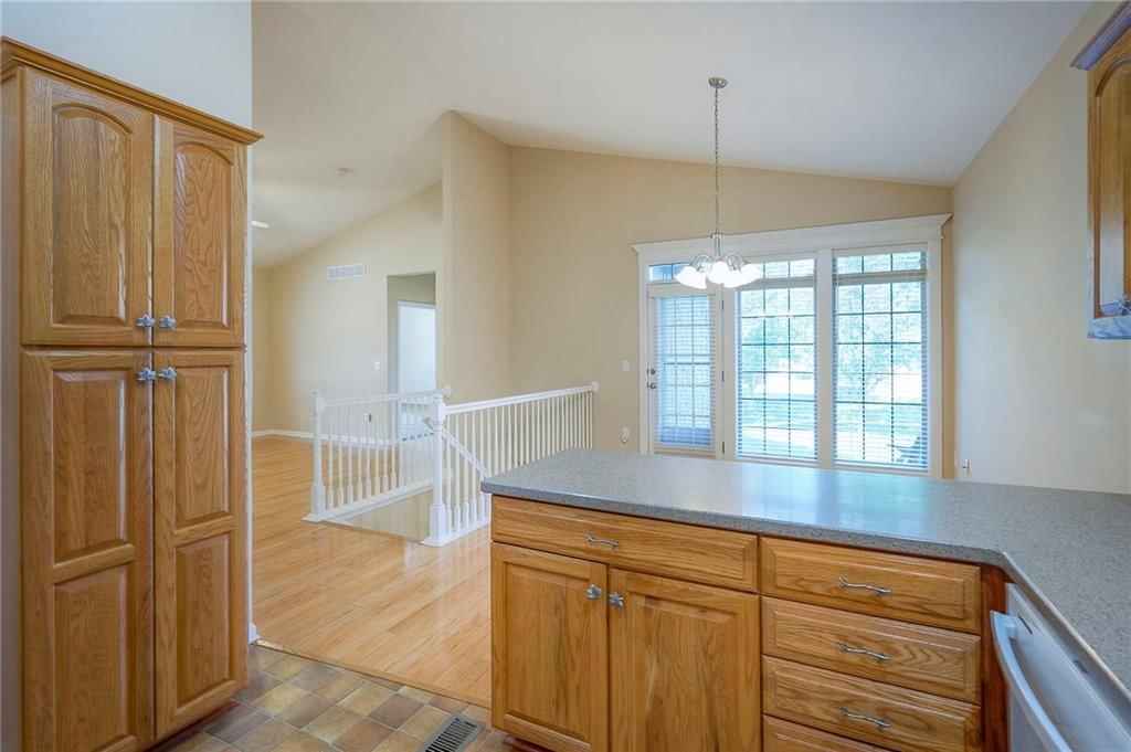 15730 S Brentwood Street — photo 11