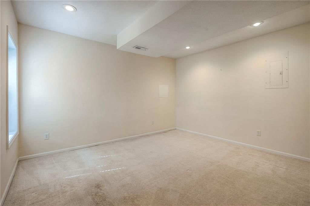 15730 S Brentwood Street — photo 20