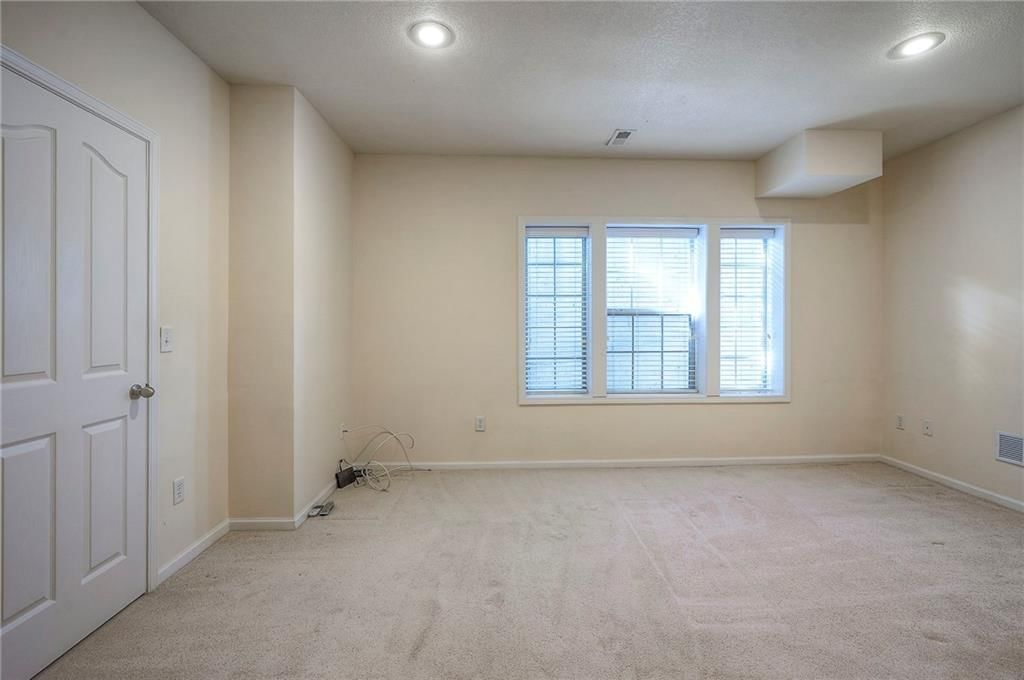 15730 S Brentwood Street — photo 23