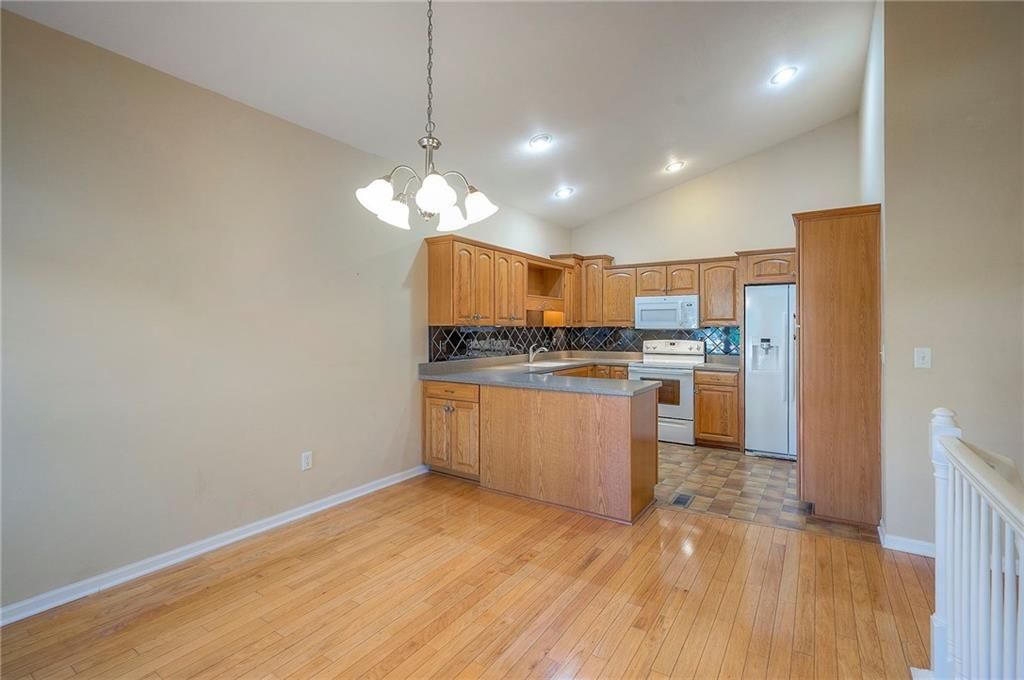 15730 S Brentwood Street — photo 6