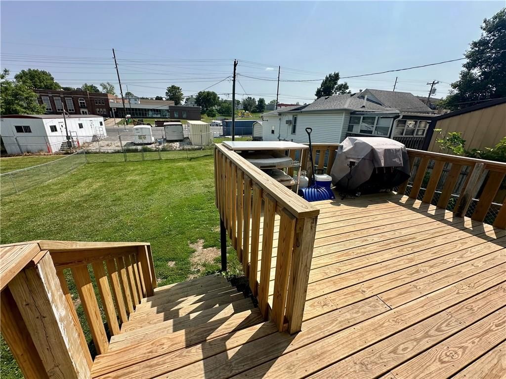 408 E 3rd Street — photo 12