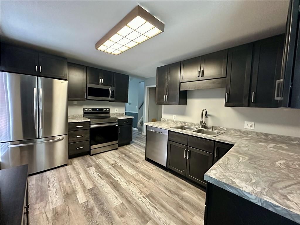 408 E 3rd Street — photo 5