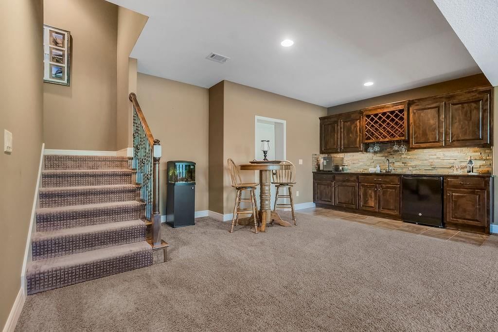 112 NW Whitman Drive — photo 29