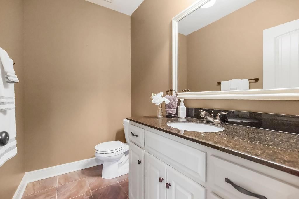 112 NW Whitman Drive — photo 33
