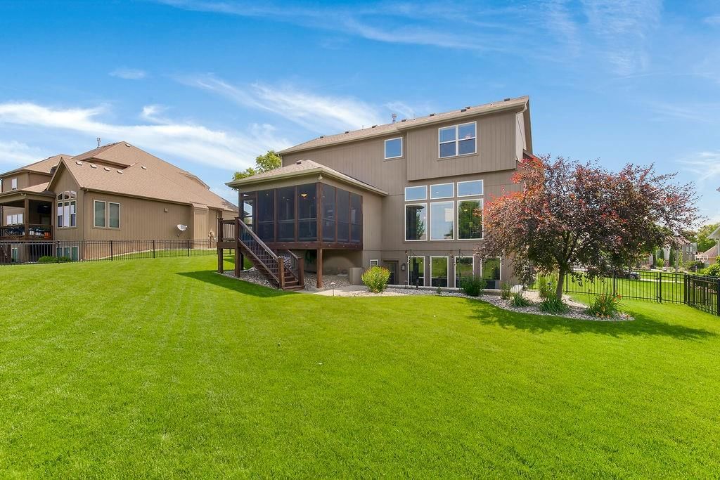 112 NW Whitman Drive — photo 36