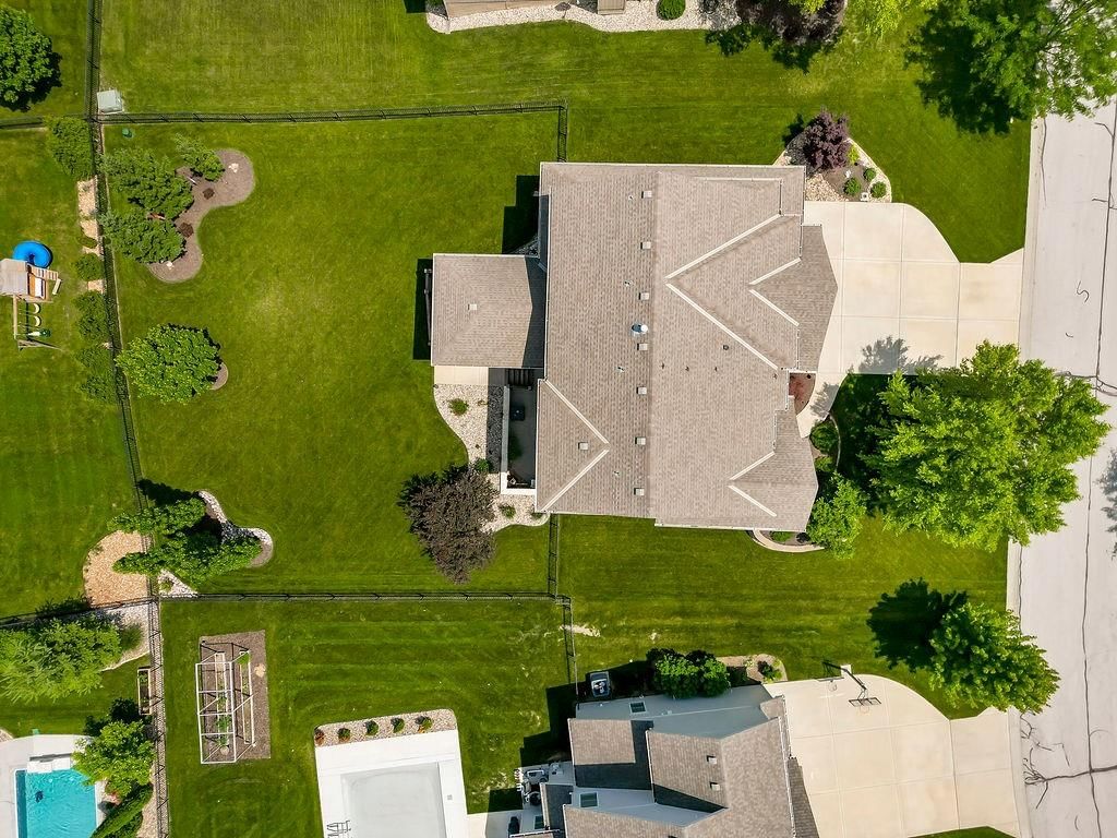 112 NW Whitman Drive — photo 38