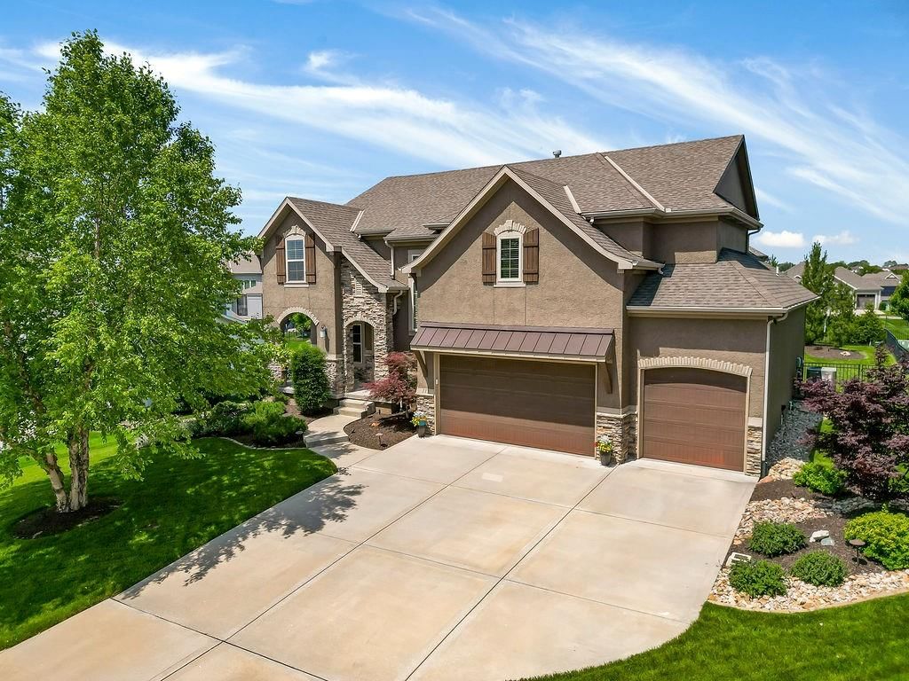 112 NW Whitman Drive — photo 41