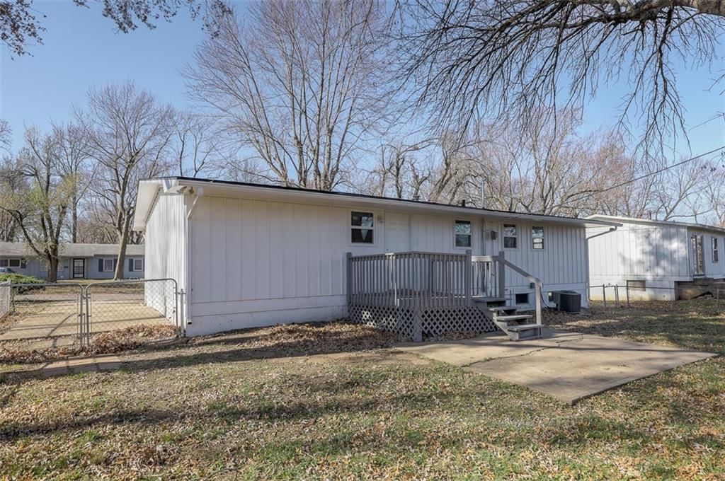 9109 Stark Avenue — photo 26