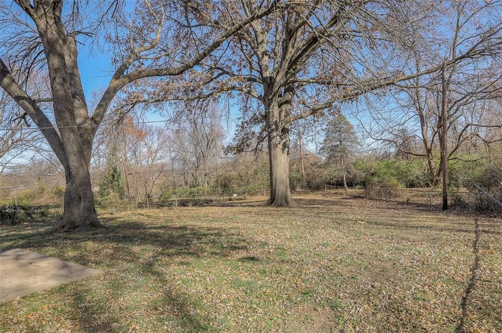 9109 Stark Avenue — photo 27