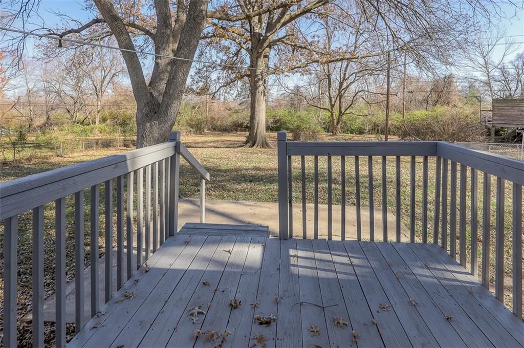 9109 Stark Avenue — photo 29