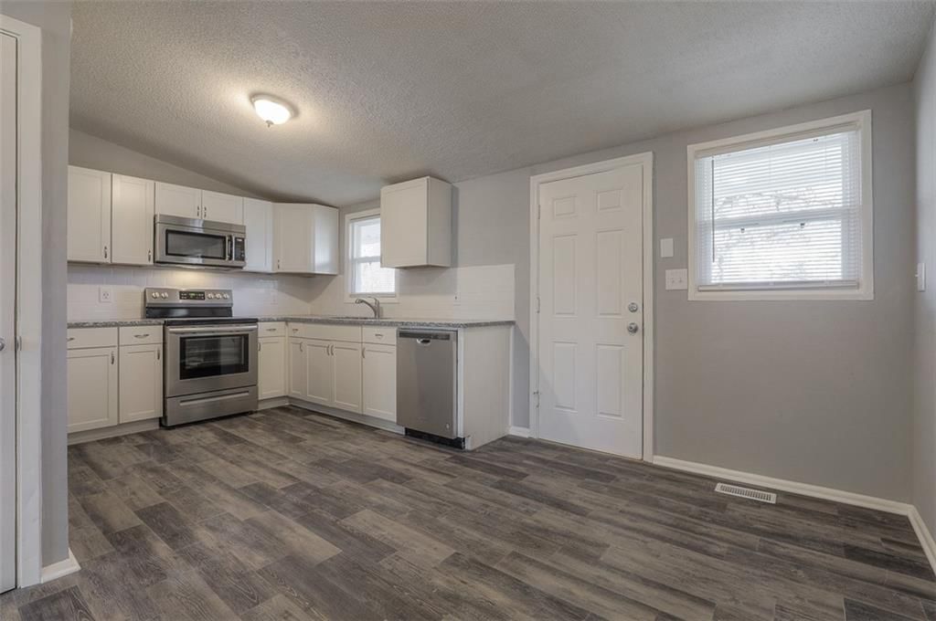 9109 Stark Avenue — photo 4