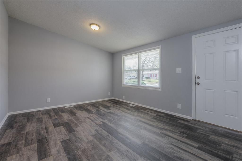 9109 Stark Avenue — photo 5