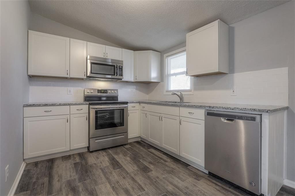 9109 Stark Avenue — photo 9