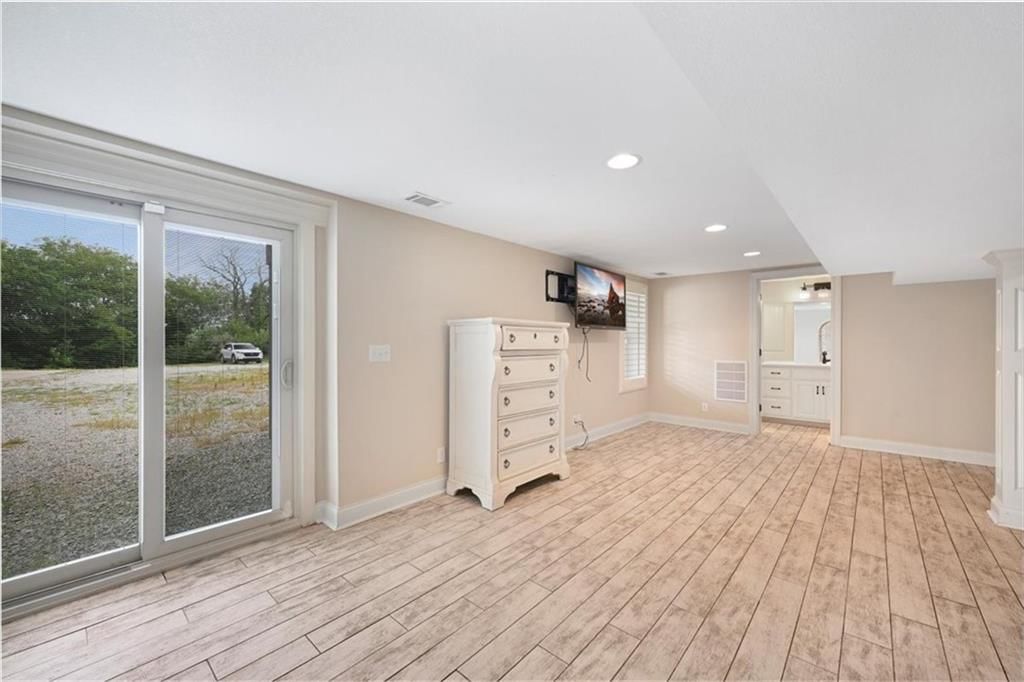 1217 S Desoto Road — photo 32