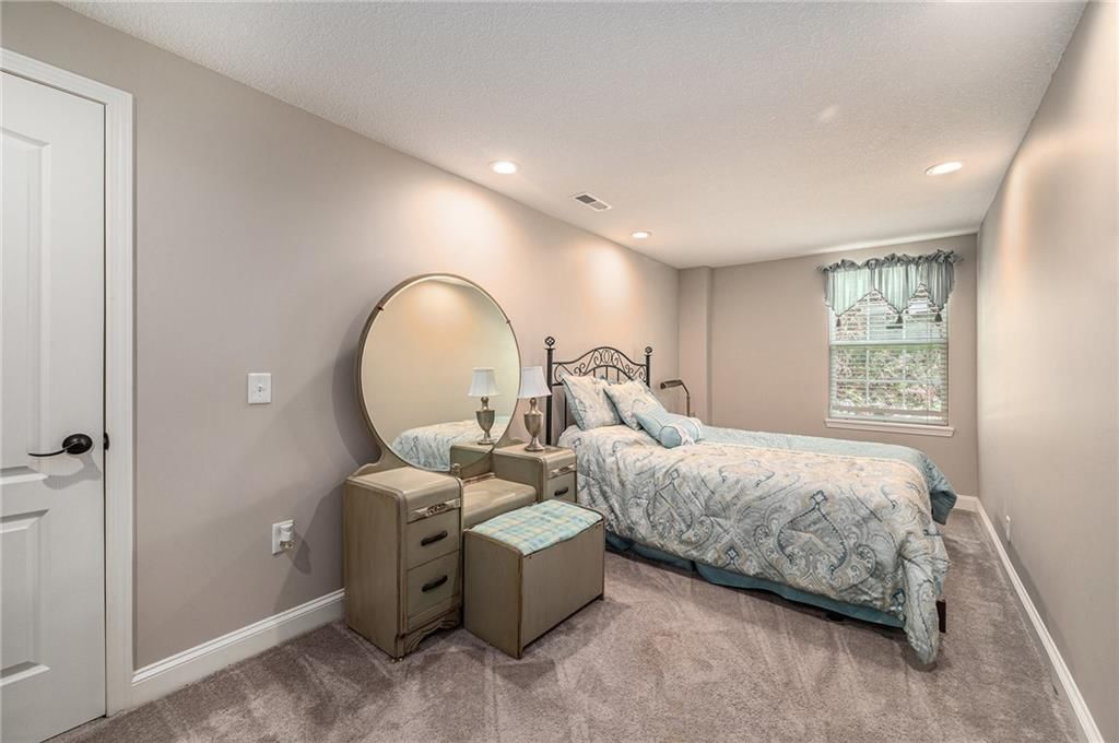 9212 N Manning Avenue — photo 33