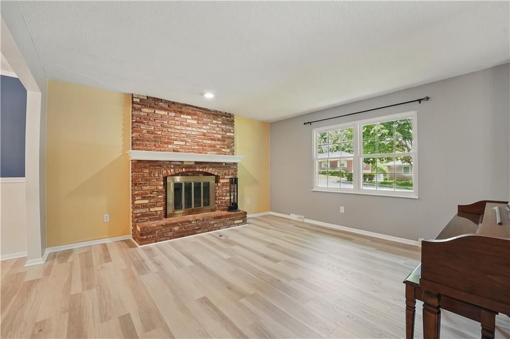 304 SE Moore Street — photo 9