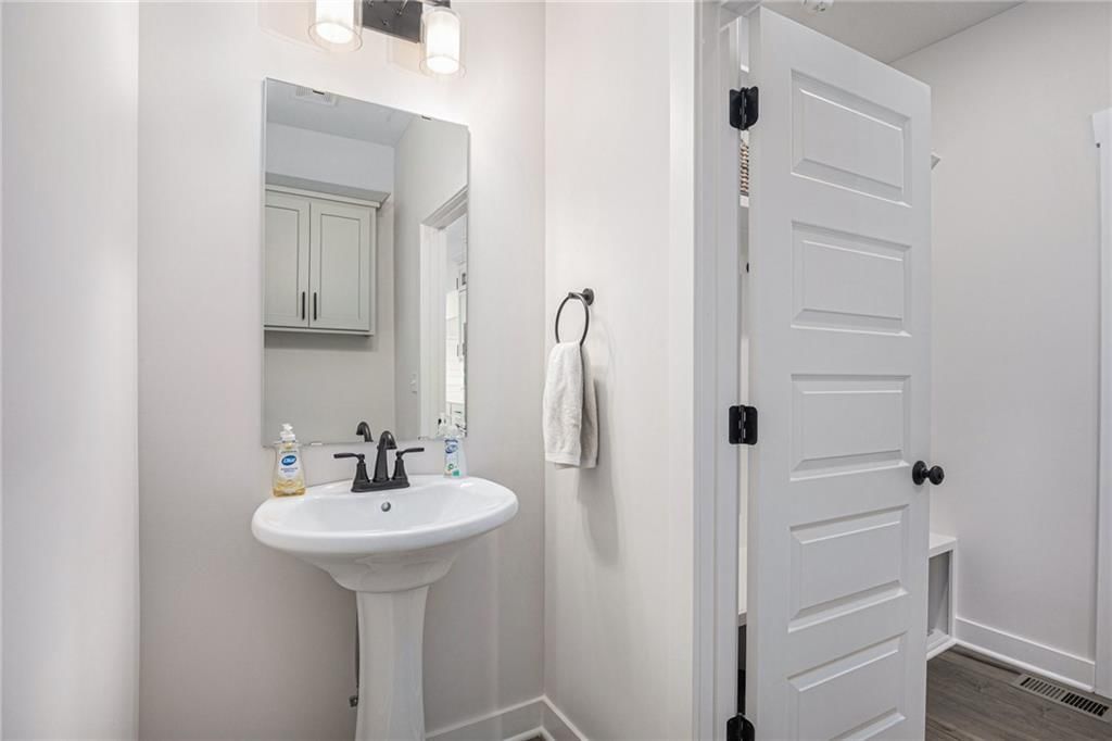 10518 N Hawthorne Avenue — photo 18