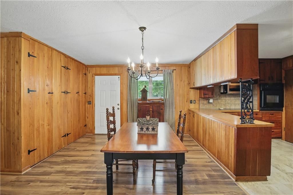 205 NW Walnut Street — photo 5