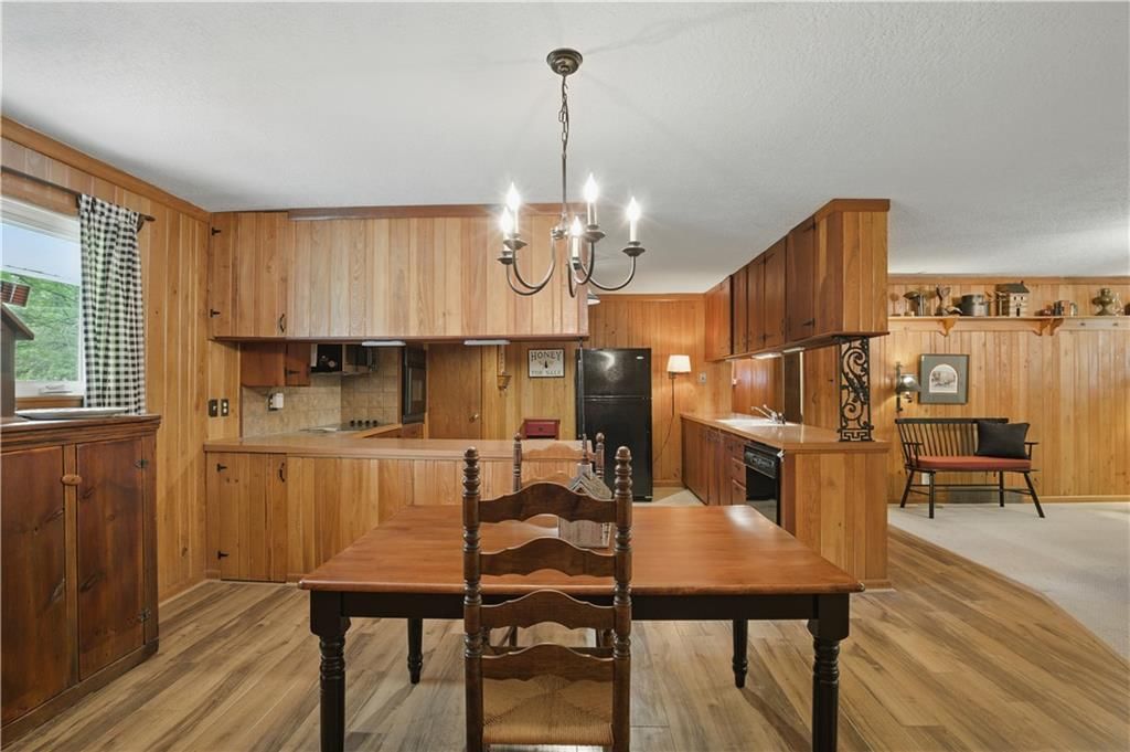 205 NW Walnut Street — photo 6