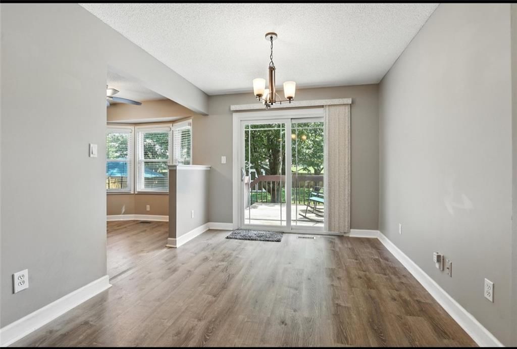 2541 NE DALE HUNTER Lane — photo 15